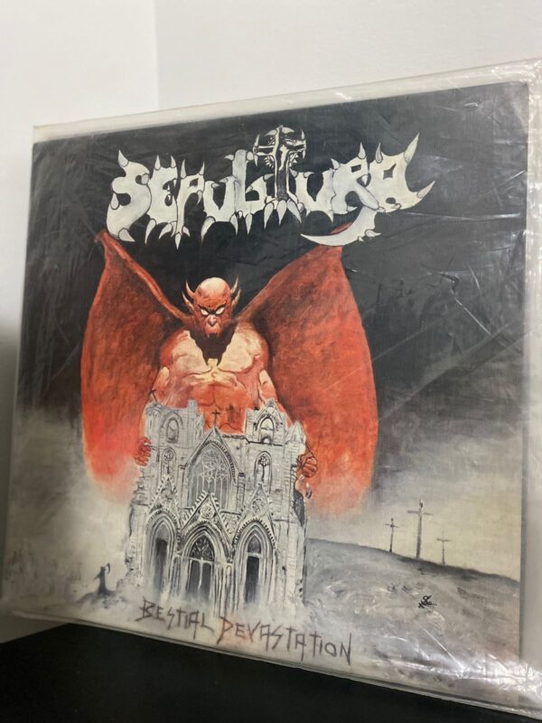 SEPULTURA / OVERDOSE - Bestial Devastation / Século XX Split LP Vinil Nacional Selo Vermelho 1985